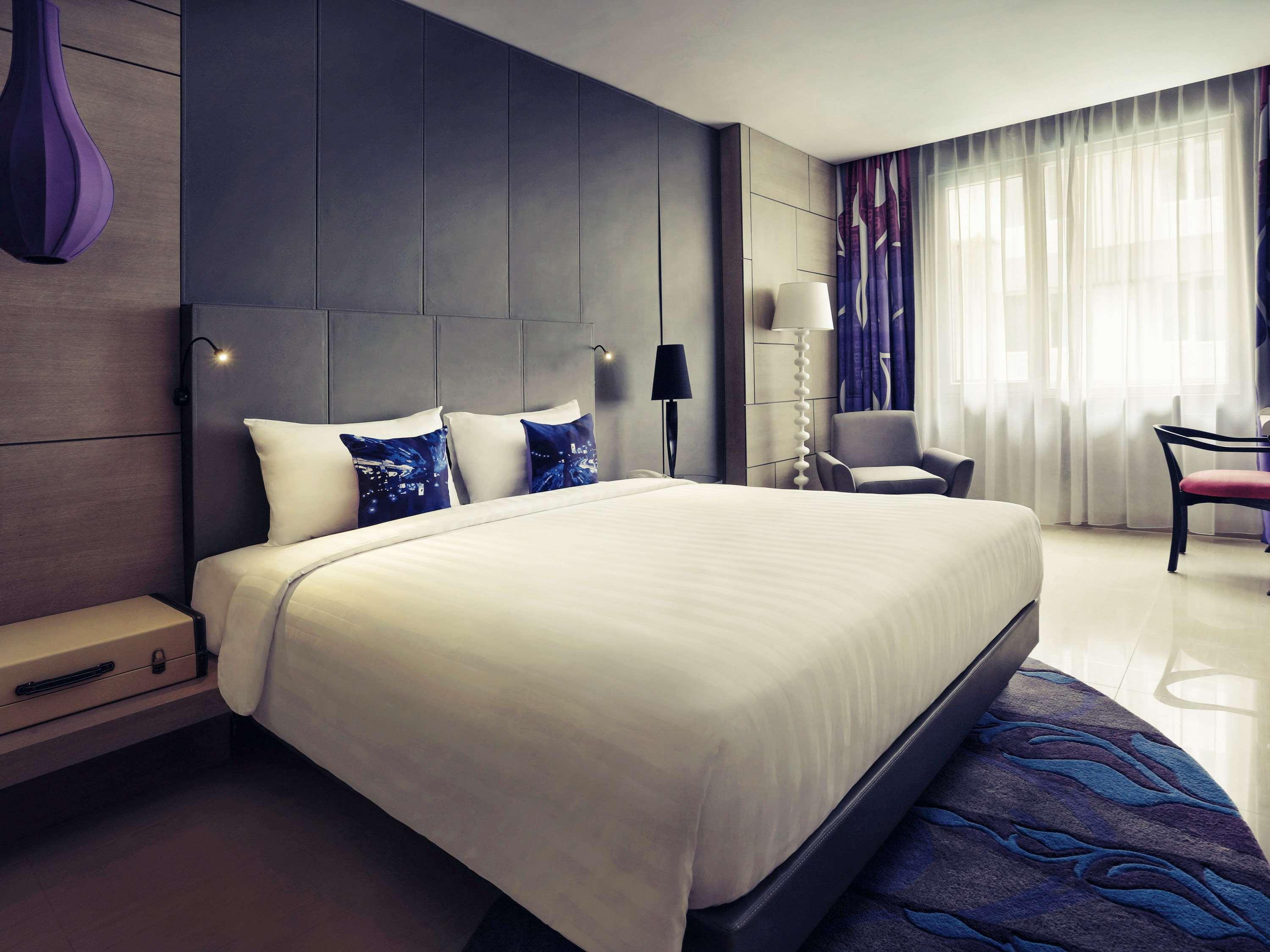 Mercure Jakarta Sabang Exterior photo