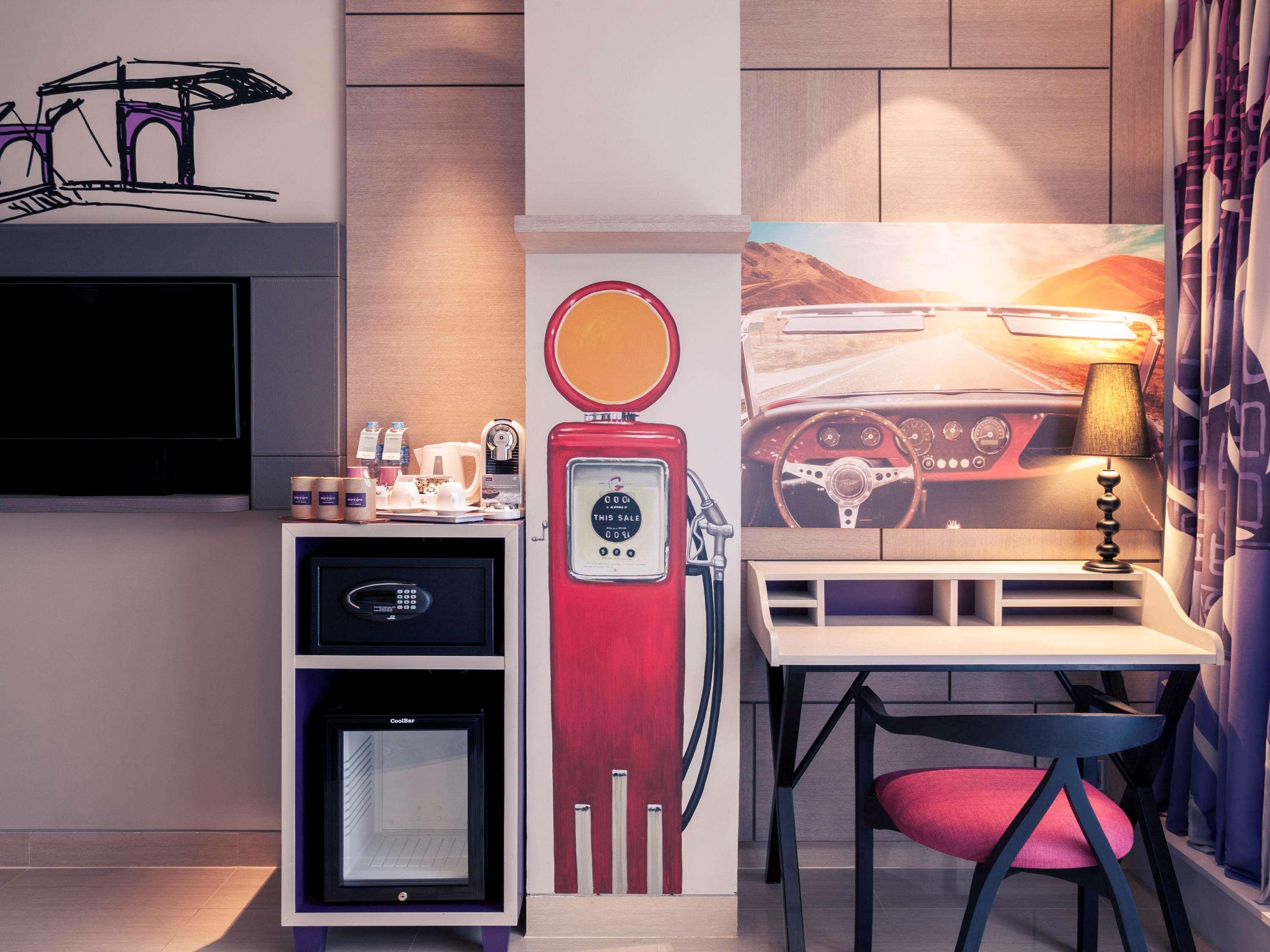 Mercure Jakarta Sabang Exterior photo