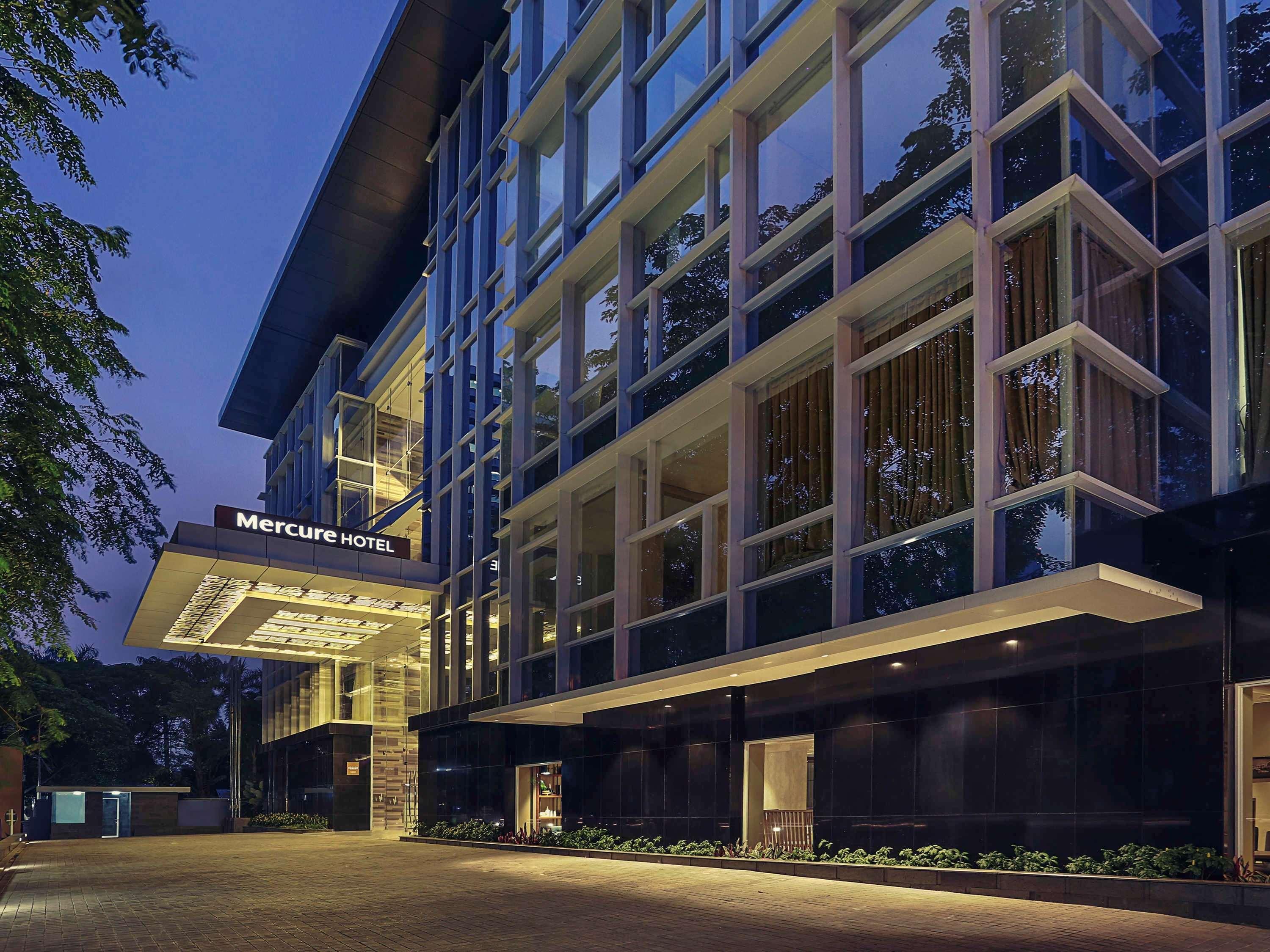 Mercure Jakarta Sabang Exterior photo