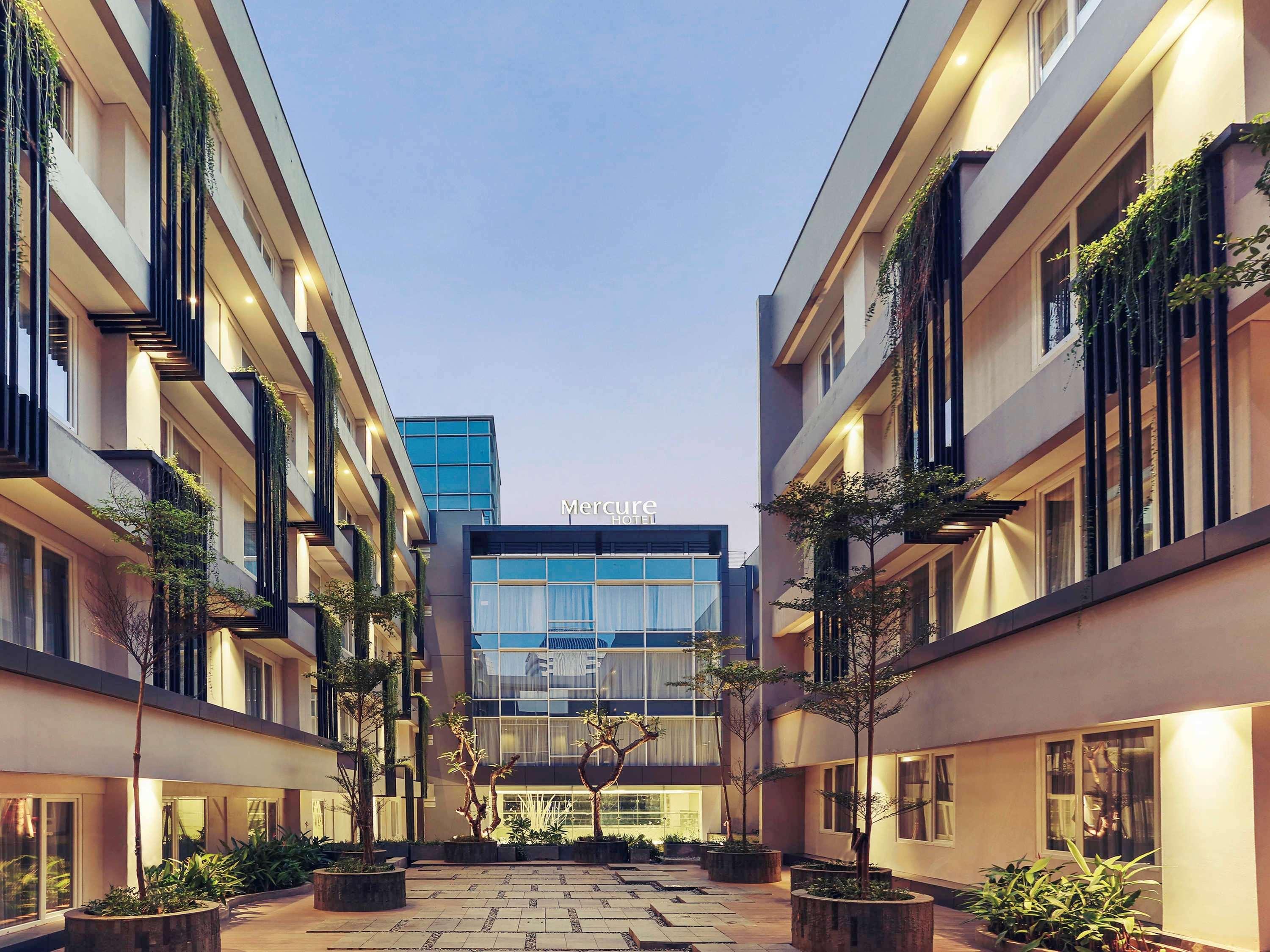 Mercure Jakarta Sabang Exterior photo