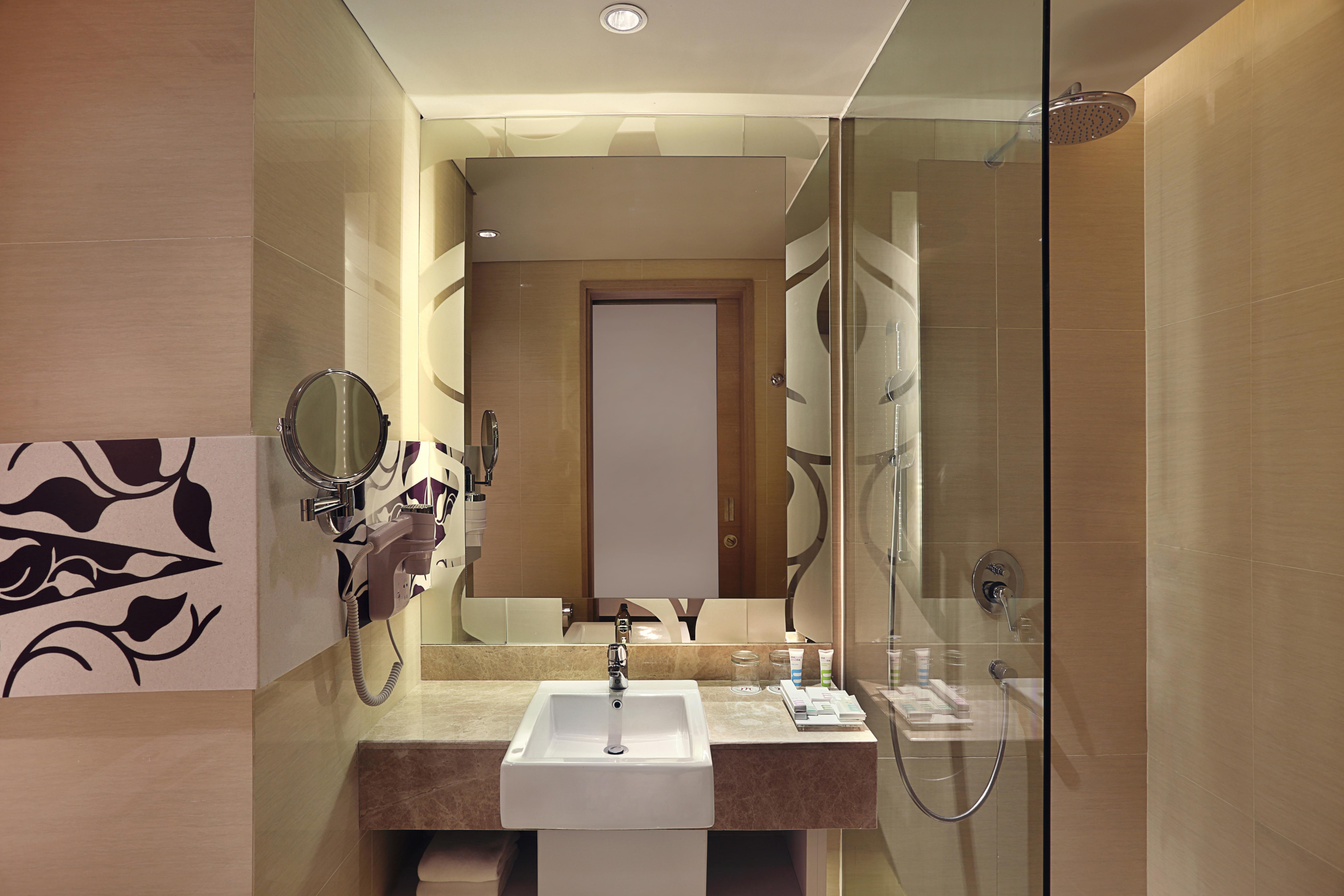 Mercure Jakarta Sabang Exterior photo