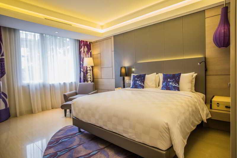 Mercure Jakarta Sabang Exterior photo