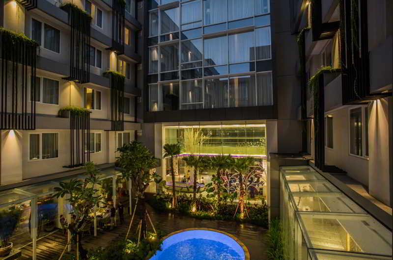 Mercure Jakarta Sabang Exterior photo