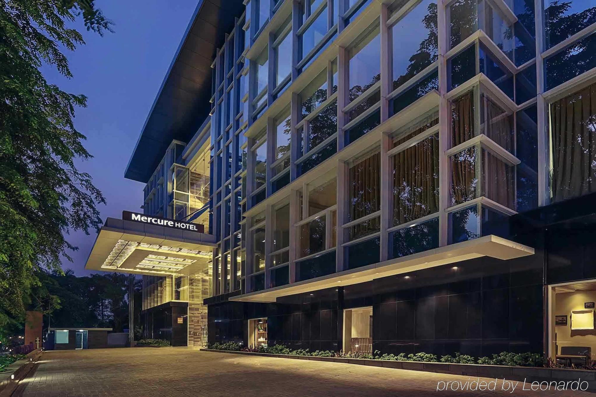Mercure Jakarta Sabang Exterior photo